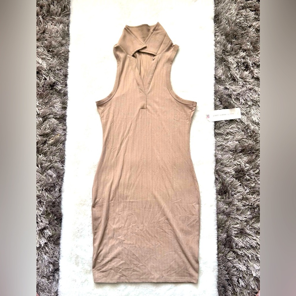 🚨$5 Special 🚨Beige sleeveless mini dress
